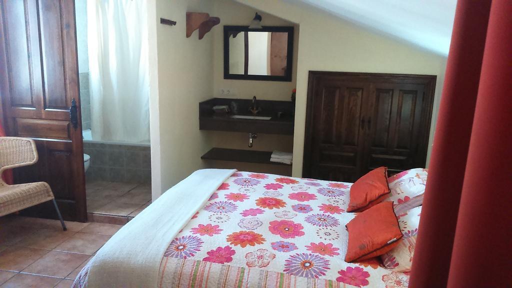 Hostal Rural Molino Del Bombo Аракена Стая снимка